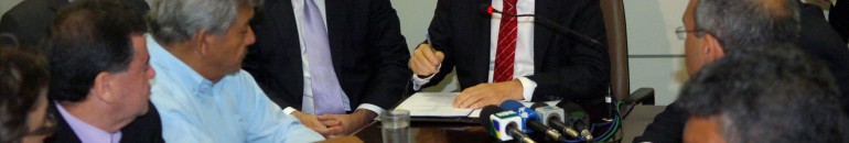 Ministro do Trabalho assina norma que regulamenta trabalho em frigoríficos e abatedouros