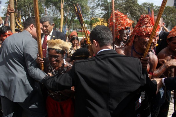 Protesto em frente ao Palácio do Planalto, em Brasília. Fotos: Ruy Sposati