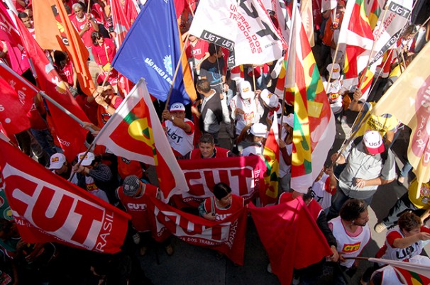 Centrais protestam contra PL 4330 em São Paulo (SP), no dia 6 (Foto: Guilherme Zocchio)