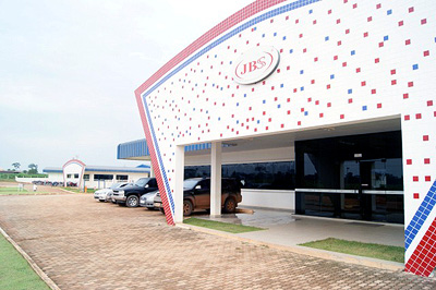 JBS é condenada por servir carne com larvas para empregados