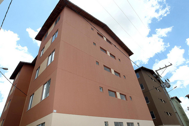 Banco do Brasil é processado por trabalho escravo em obras do Minha Casa, Minha Vida