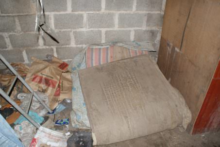 Alojamento de uma das vítimas de trabalho escravo em carvoaria de Piracaia (SP) estava em condições degradantes (Foto: Stefano Wrobleski)