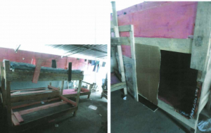 Beliches improvisados no alojamento lotado de obra da Universidade Federal de Juiz de Fora. Trabalhadores armaram proteções para ter alguma privacidade. Foto: Divulgação/SRTE-MG