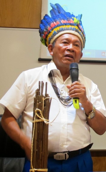 Liderança histórica da Terra Indígena (TI) Raposa Serra do Sol e ex-coordenador do Conselho Indígena de Roraima (CIR), Jacir de Souza, do povo Macuxi (Roraima), recordou os impactos avassaladores e perturbadores da “invasão” dos brancos. Foto: Foto: @ Miguel Mesquita