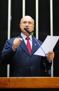 Deputado Osmar Serraglio (PMDB-PR) é relator da PEC que busca tirar do Poder Executivo competência para a demarcação de terras indígenas. Foto: Saulo Cruz/Câmara dos Deputados