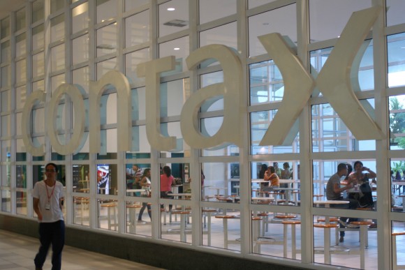 Logo da Contax em uma das sedes