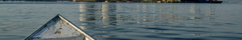 “Turismo tóxico boladão”: um passeio no barco mais alvejado da baía de Guanabara