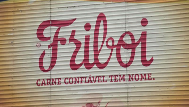 A JBS é dona de marcas como Friboi e Swift. Forto: Márcio Isensee e Sá