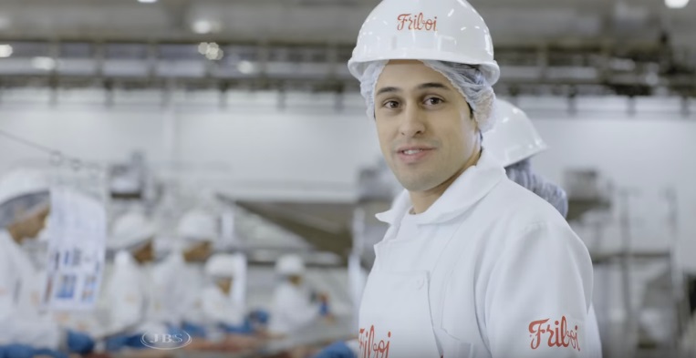 Em diferentes frigoríficos, JBS foi autuada por subnotificar acidentes. Foto: Reprodução