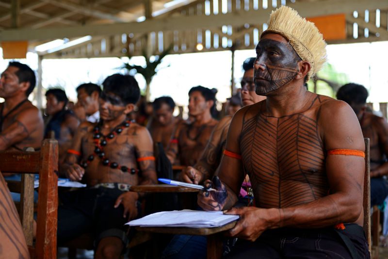 Indígenas Munduruku durante oficina sobre a consulta prévia. Foto: Gabriel Bicho/Greenpeace