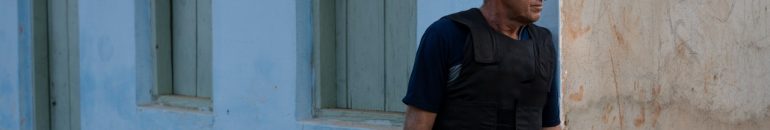 Sobrevivente de emboscada se protege com colete à prova de balas: ‘estou sozinho aqui’